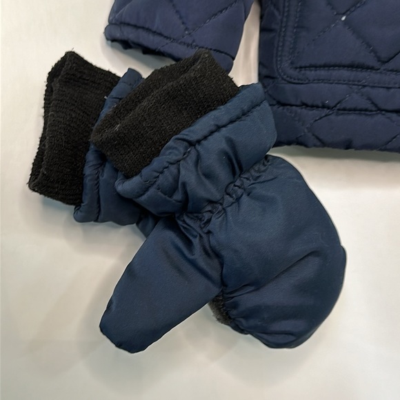 6-12m Quilted Jacket with Matching Mittens - Picture 2 of 5